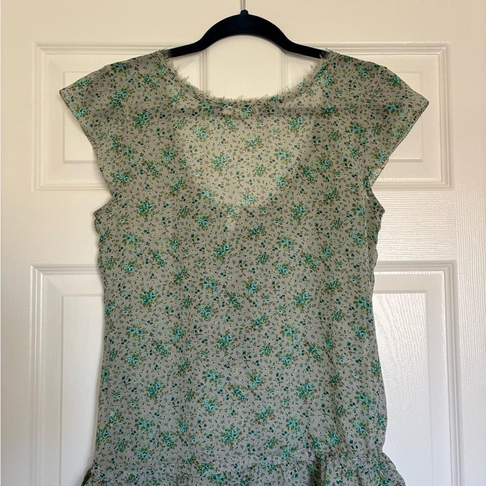 Mudd Sage Green Floral Cap-Sleeve Ruffle Hem Blouse - Picture 3 of 3